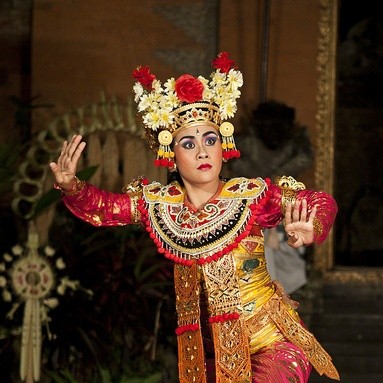 Tari Condong